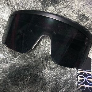 Brand new black oversize sunglasses